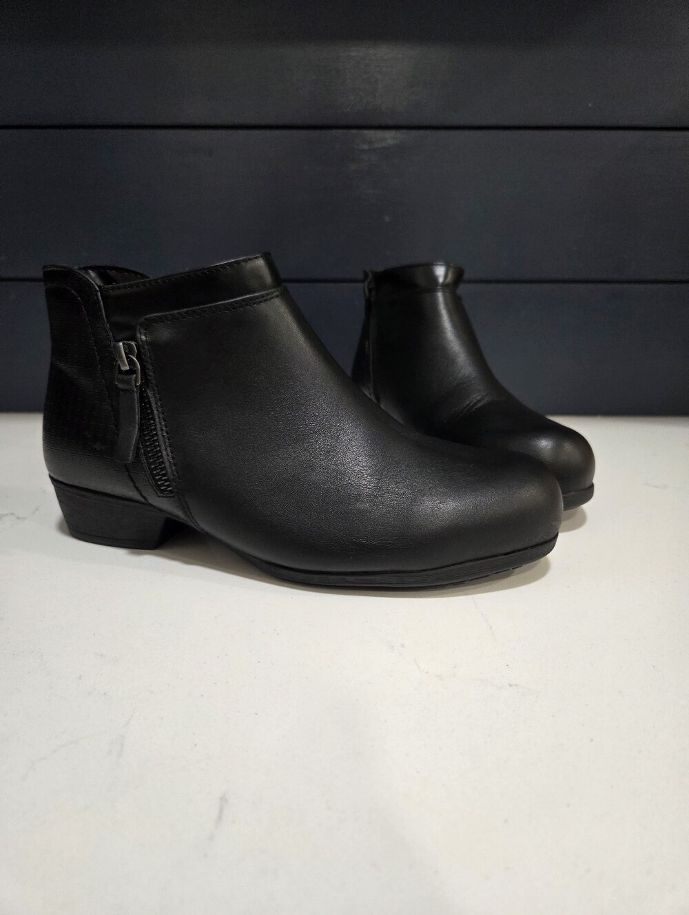 Rockport Works Carly  Black Leather Ankle Booties with Side Zip Saftey Toe 6.5W